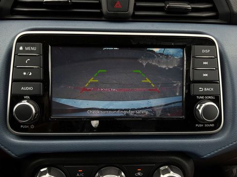Used 2025 Nissan Versa SV FWD image 27
