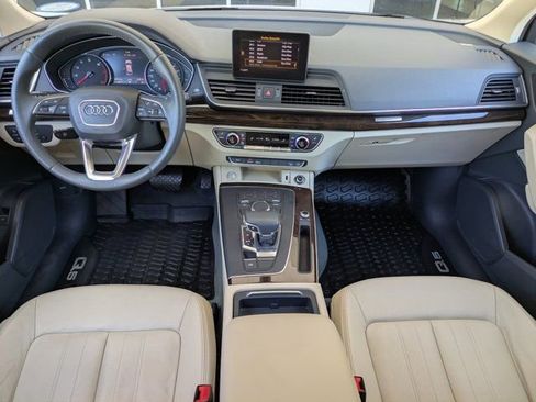 Used 2019 Audi Q5 2.0T Premium w/ Convenience Package AWD/4WD image 16