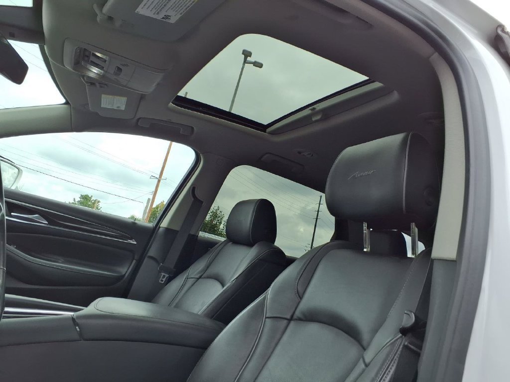 Used 2020 Buick Enclave Avenir w/ Avenir Technology Package FWD image 15