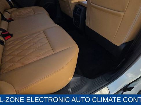 Used 2023 Nissan Rogue Platinum w/ Platinum Premium Package image 17