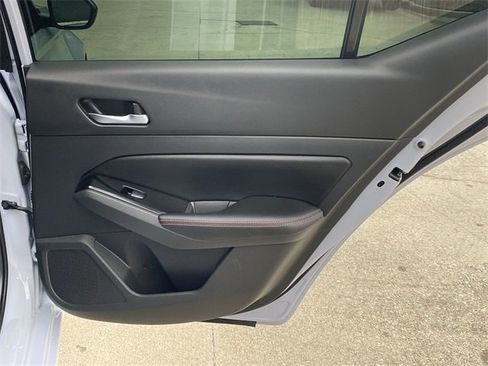 Used 2024 Nissan Altima 2.5 SR image 29