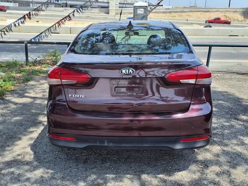 Used 2017 Kia Forte LX w/ LX Popular Package FWD image 4