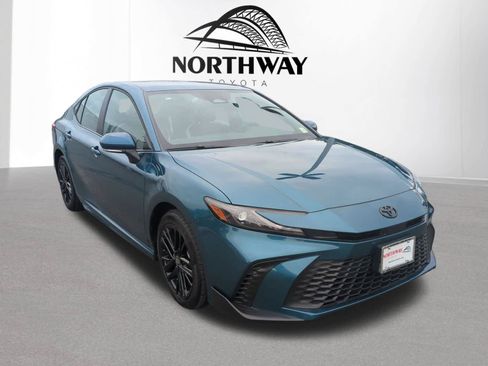 Used 2026 Toyota Camry SE w/ Convenience Package AWD/4WD image 2