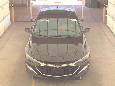 Used 2020 Chevrolet Malibu LT FWD image 2
