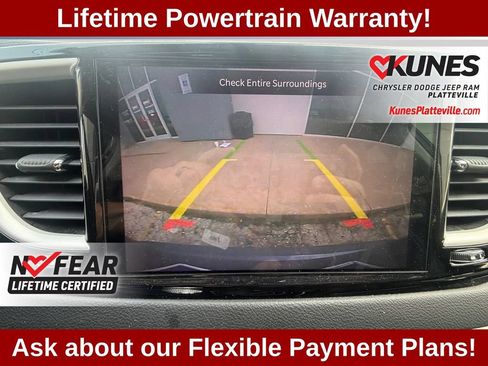 Used 2022 Chrysler Pacifica Touring-L FWD image 28
