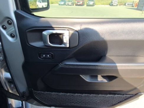 Used 2018 Jeep Wrangler Rubicon AWD/4WD image 14