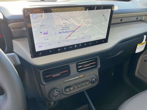 New 2026 Ford Maverick Lariat image 9