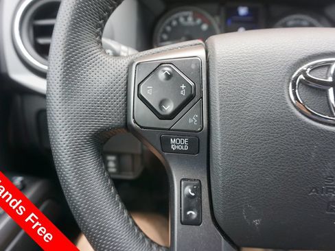 Used 2023 Toyota Tacoma TRD Off-Road w/ Advanced Technology Package AWD/4WD image 4
