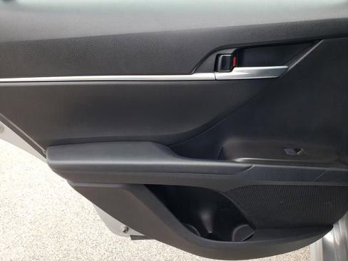 Used 2024 Toyota Camry SE FWD image 12