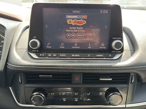Used 2021 Nissan Rogue S AWD/4WD image 18