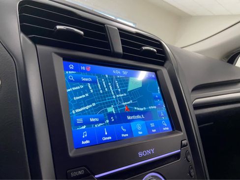 Used 2020 Ford Fusion Titanium image 23