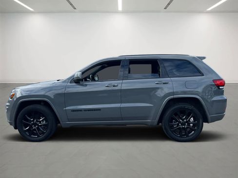 Used 2021 Jeep Grand Cherokee Laredo X image 3