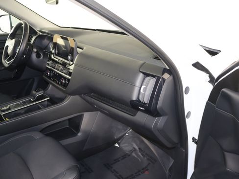 Used 2025 Nissan Pathfinder SV image 42