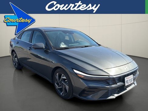 Used 2024 Hyundai Elantra Limited FWD image 1