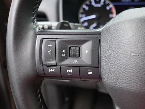 Used 2025 Nissan Rogue SV AWD/4WD image 30