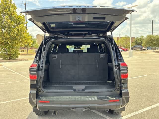 Used 2025 Toyota 4Runner SR5 AWD/4WD image 35