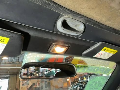 Used 2002 MAZDA MX-5 Miata image 34