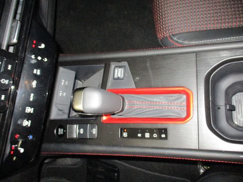 Used 2026 Nissan Kicks SR w/ SR Premium Package image 31