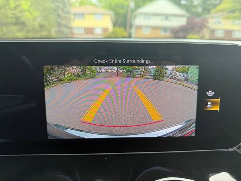 Used 2021 Mercedes-Benz GLB 250 4MATIC image 21