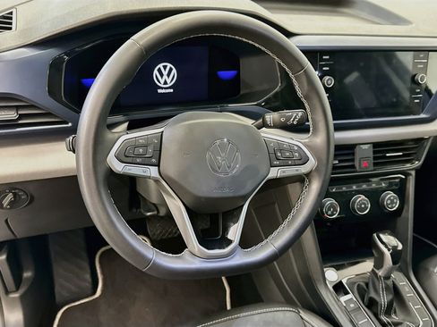 Used 2023 Volkswagen Taos SE w/ Panoramic Sunroof Package AWD/4WD image 18
