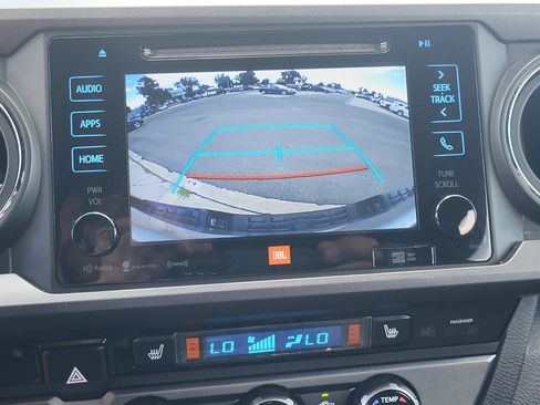 Certified 2017 Toyota Tacoma TRD Off-Road AWD/4WD image 14