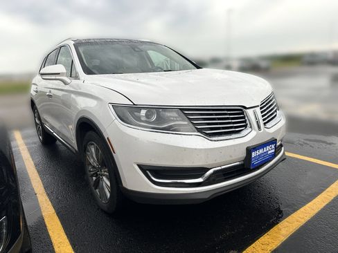 Used 2016 Lincoln MKX Reserve w/ Driver Assistance Package AWD/4WD image 2