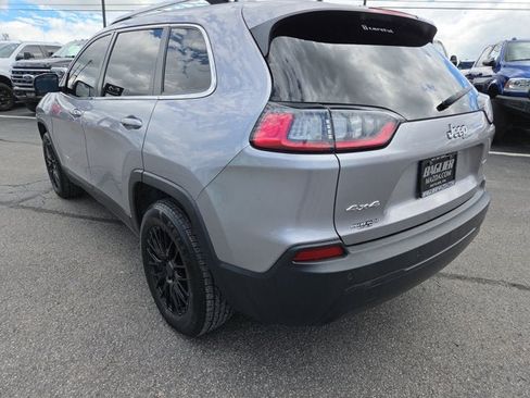 Used 2019 Jeep Cherokee Latitude Plus AWD/4WD image 4