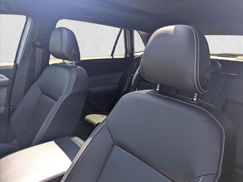 Used 2023 Volkswagen Atlas Cross Sport SE w/ Panoramic Sunroof Package FWD image 14