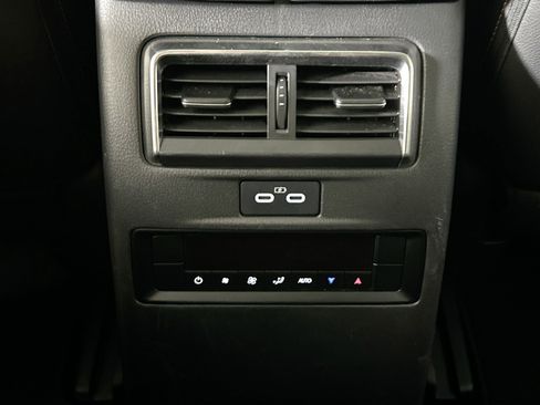 Used 2025 MAZDA CX-90 3.3 Turbo w/ Preferred Package AWD/4WD image 29