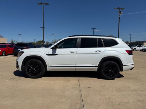 Used 2023 Volkswagen Atlas SEL R-Line AWD/4WD image 9