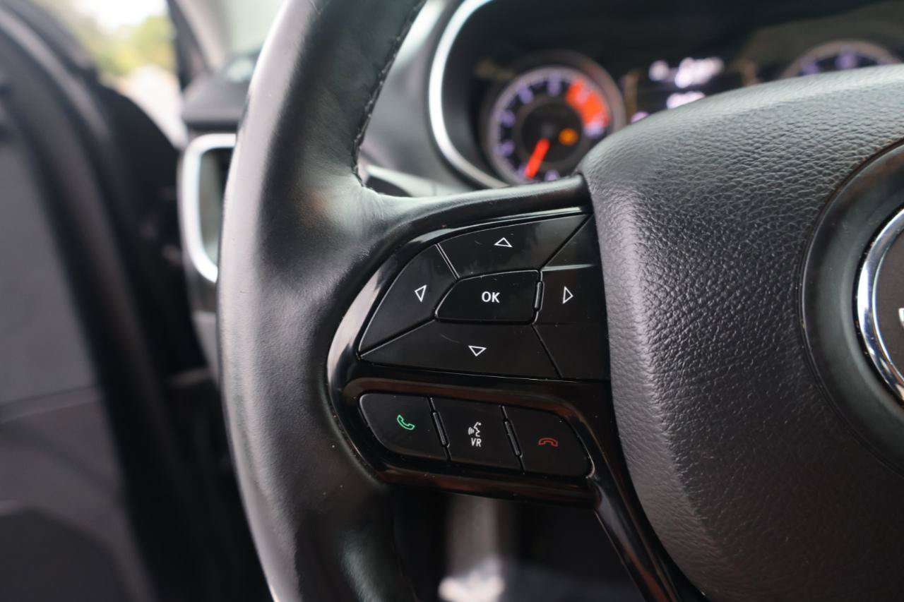 Used 2019 Jeep Cherokee Latitude Plus AWD/4WD image 25