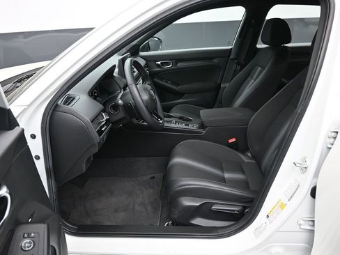Used 2025 Honda Civic Sport image 11