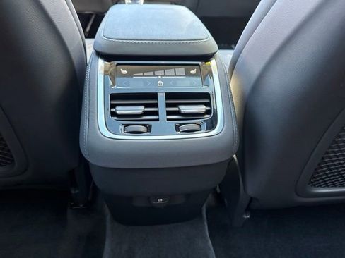 Certified 2025 Volvo XC90 B6 Plus AWD/4WD image 17