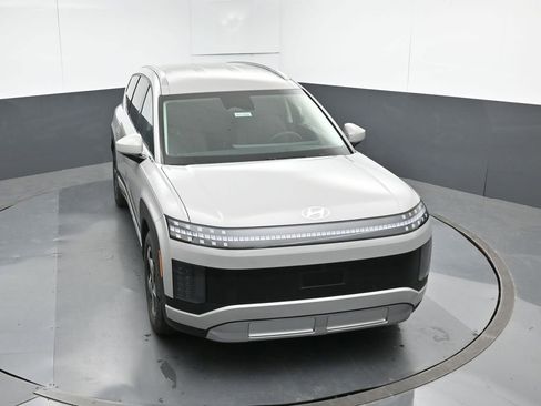 New 2026 Hyundai Ioniq 9 SE AWD/4WD image 17