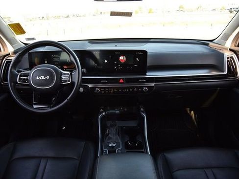 Used 2024 Kia Sorento S image 7