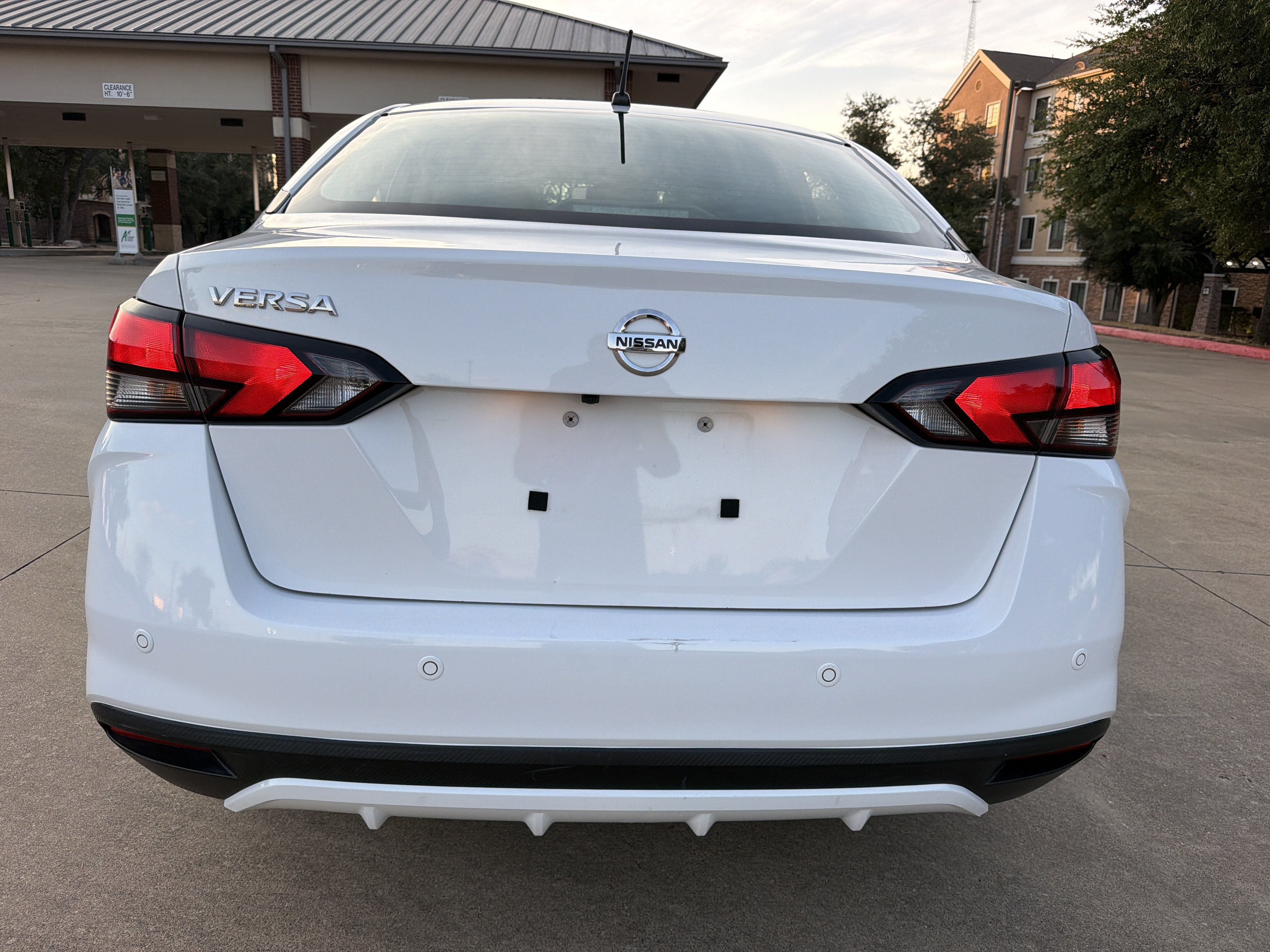 Used 2021 Nissan Versa S FWD image 6