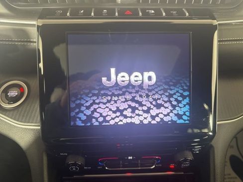 Used 2024 Jeep Grand Cherokee Laredo X w/ Trailer Tow Package image 15