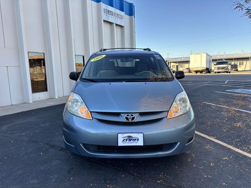 Used 2008 Toyota Sienna LE image 2