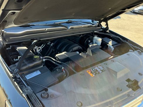 Used 2019 Chevrolet Suburban Premier image 22