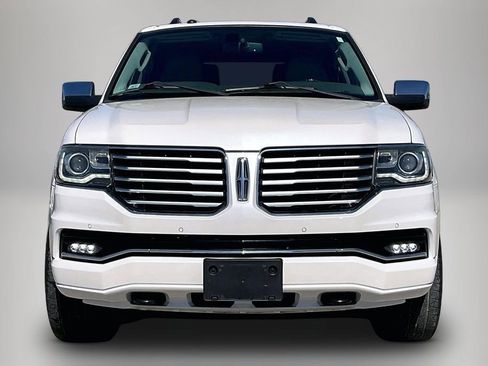 Used 2017 Lincoln Navigator Select RWD image 3