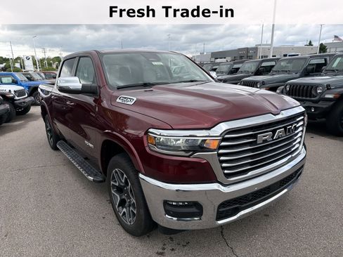 Used 2025 RAM 1500 Laramie AWD/4WD image 13