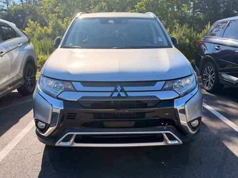 Used 2020 Mitsubishi Outlander AWD image 2