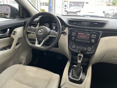Used 2018 Nissan Rogue Sport SV AWD/4WD image 23