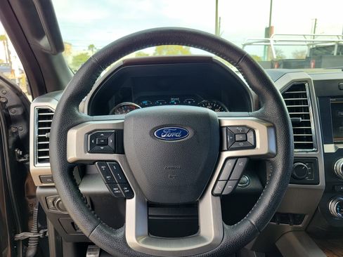 Used 2015 Ford F150 Platinum w/ Equipment Group 701A Luxury image 11