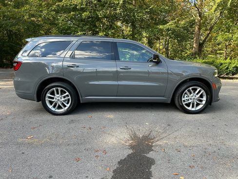 Used 2024 Dodge Durango GT image 2
