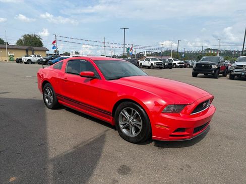 Used 2014 Ford Mustang Premium RWD image 3