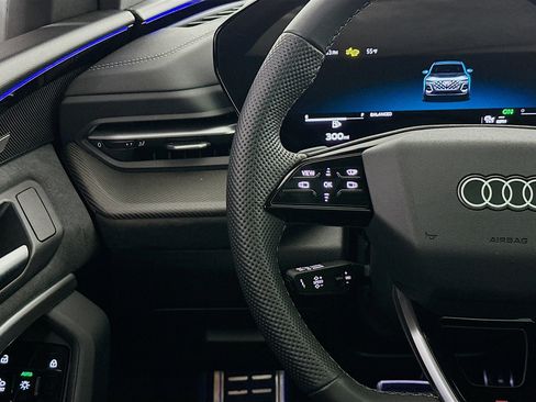 Used 2025 Audi SQ5 Premium Plus w/ Premium Plus Package image 10