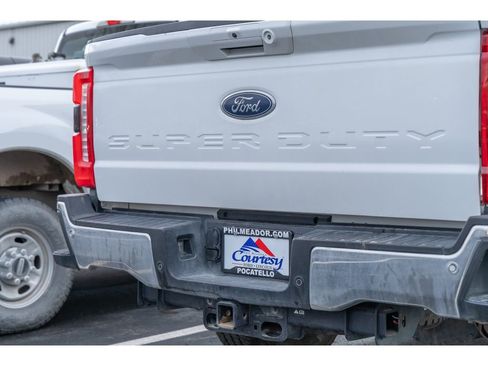 Used 2025 Ford F350 Lariat image 3