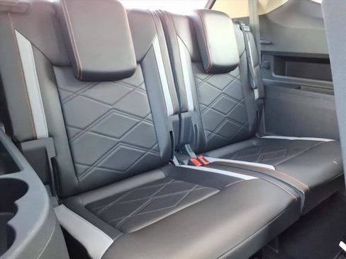 Certified 2024 Volkswagen Atlas Peak Edition SEL image 8