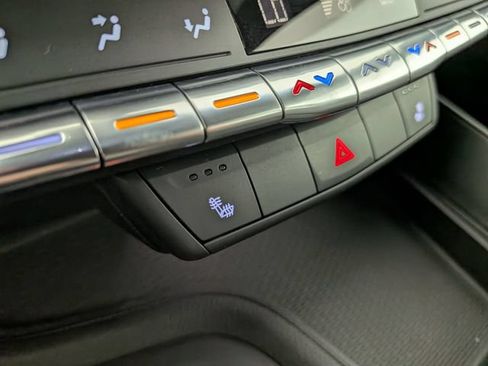 Used 2021 Cadillac CT5 Luxury w/ Cold Weather Package AWD/4WD image 7